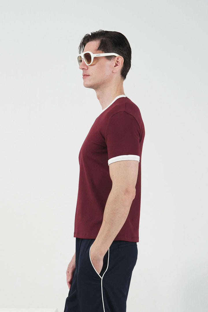 Giesto T-shirt bordeaux à col rond avec détails contrastés - Bordeaux