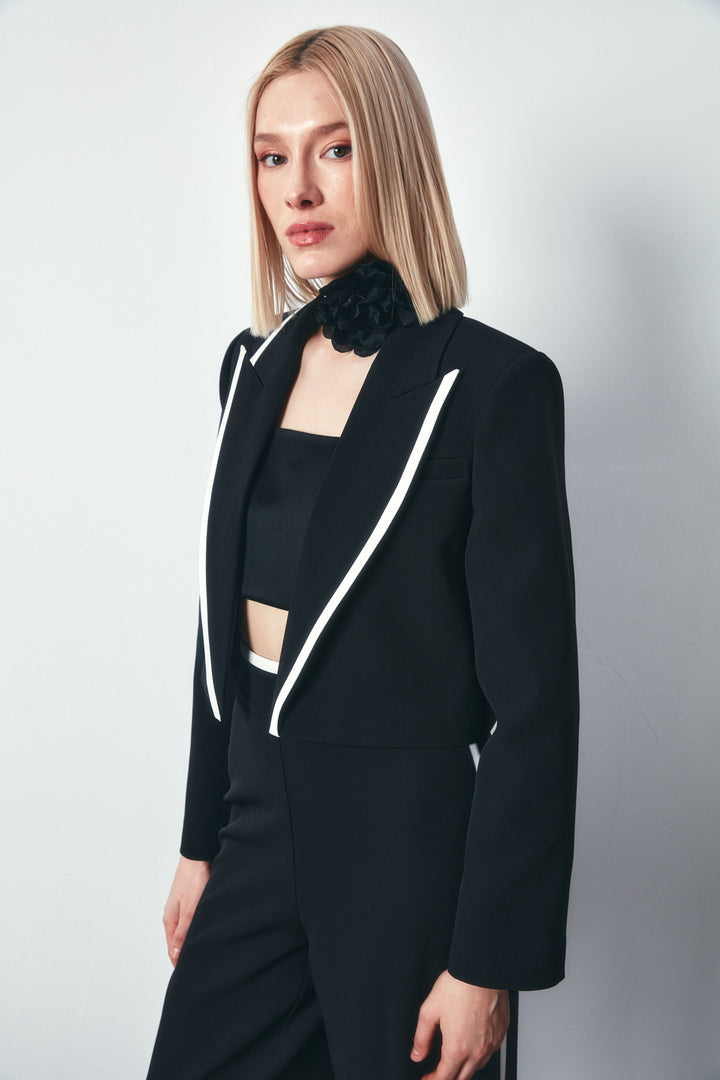 Sateen Veste courte à détails contrastés - Noir