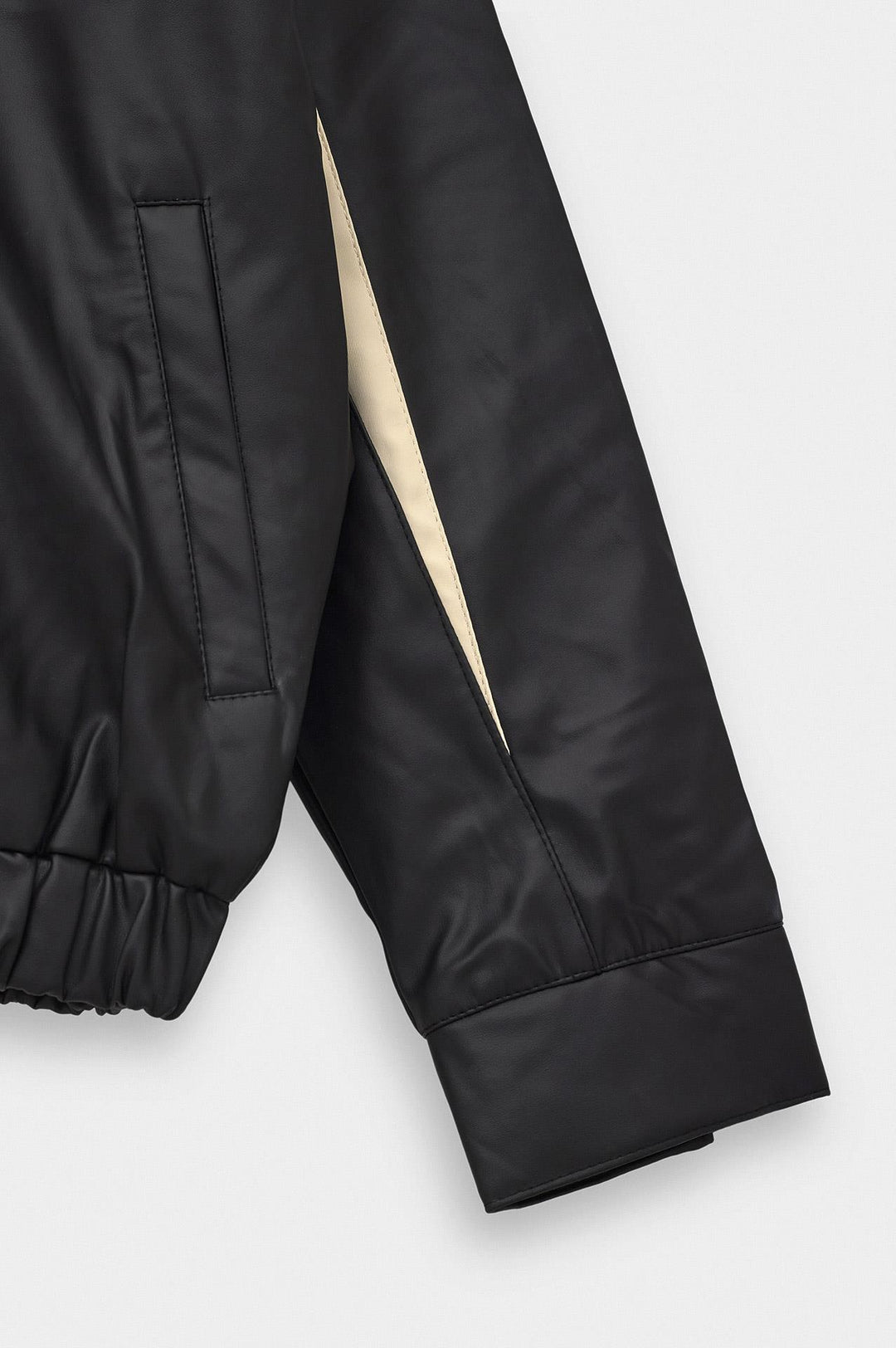 Giesto Veste en cuir noire à pièces contrastées - Noir