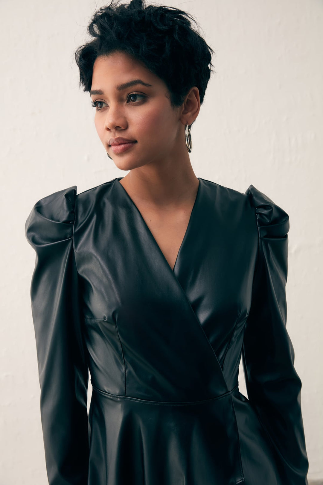 Sateen Blouse en cuir croisée - Noir