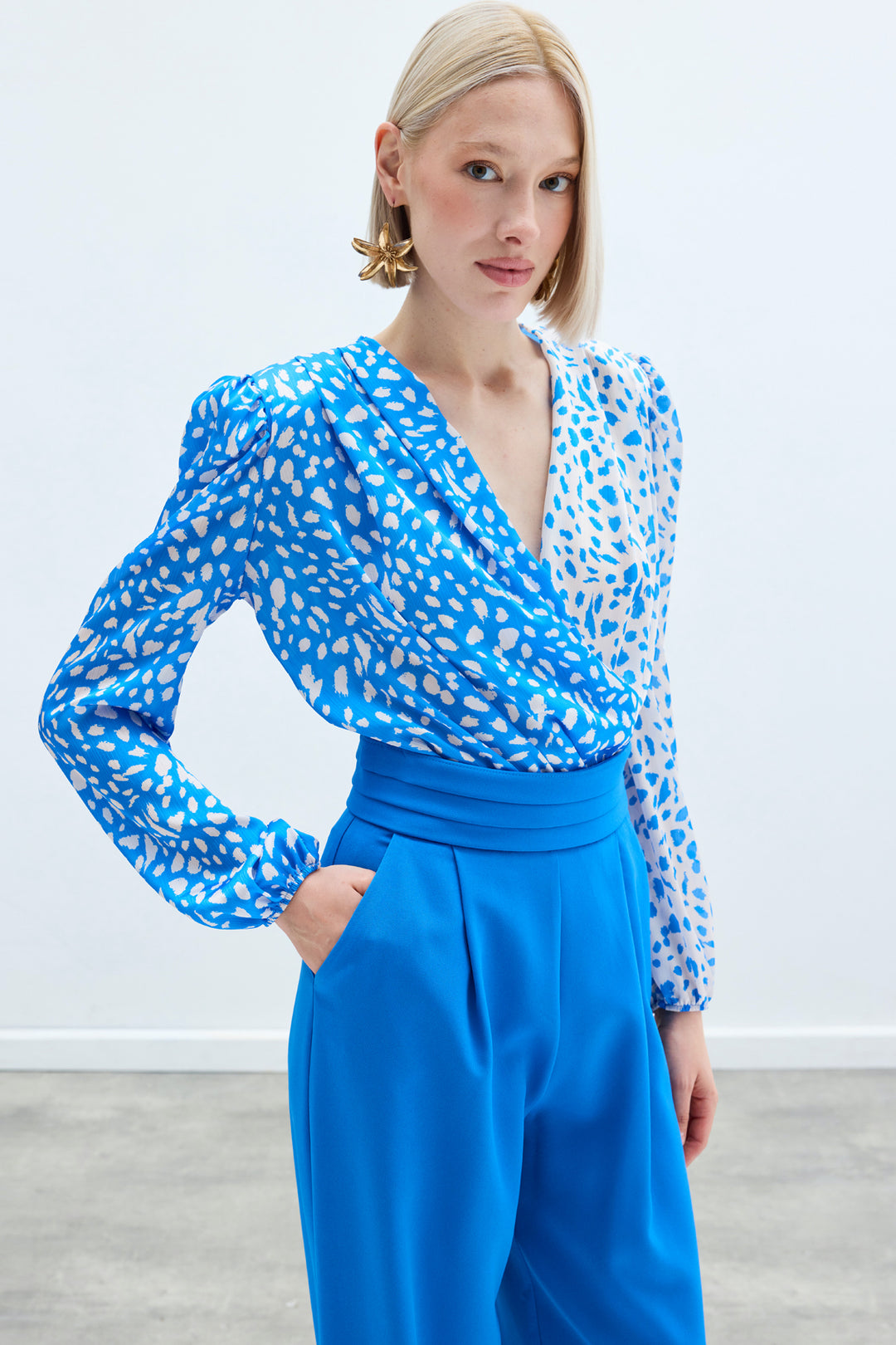 Sateen Body Imprimé Croisé - Écru-Bleu marine