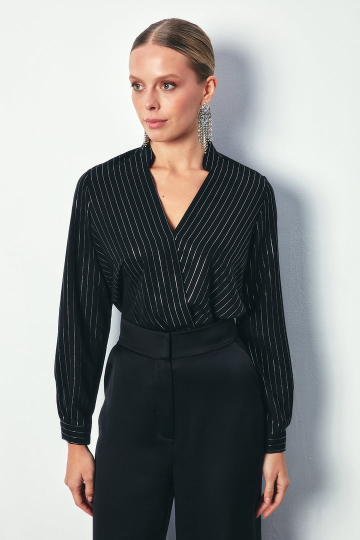 Sateen Blouse Rayée Brillante Croisée - Noir