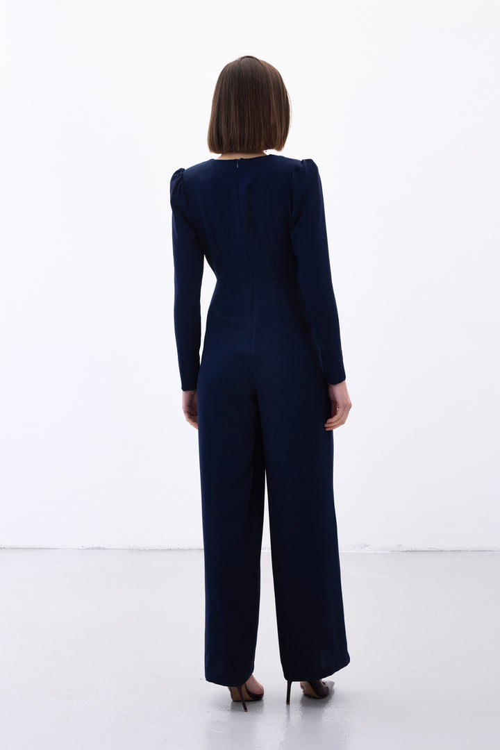 Sateen Combinaison en crêpe à détails croisés et ornements - Bleu marine