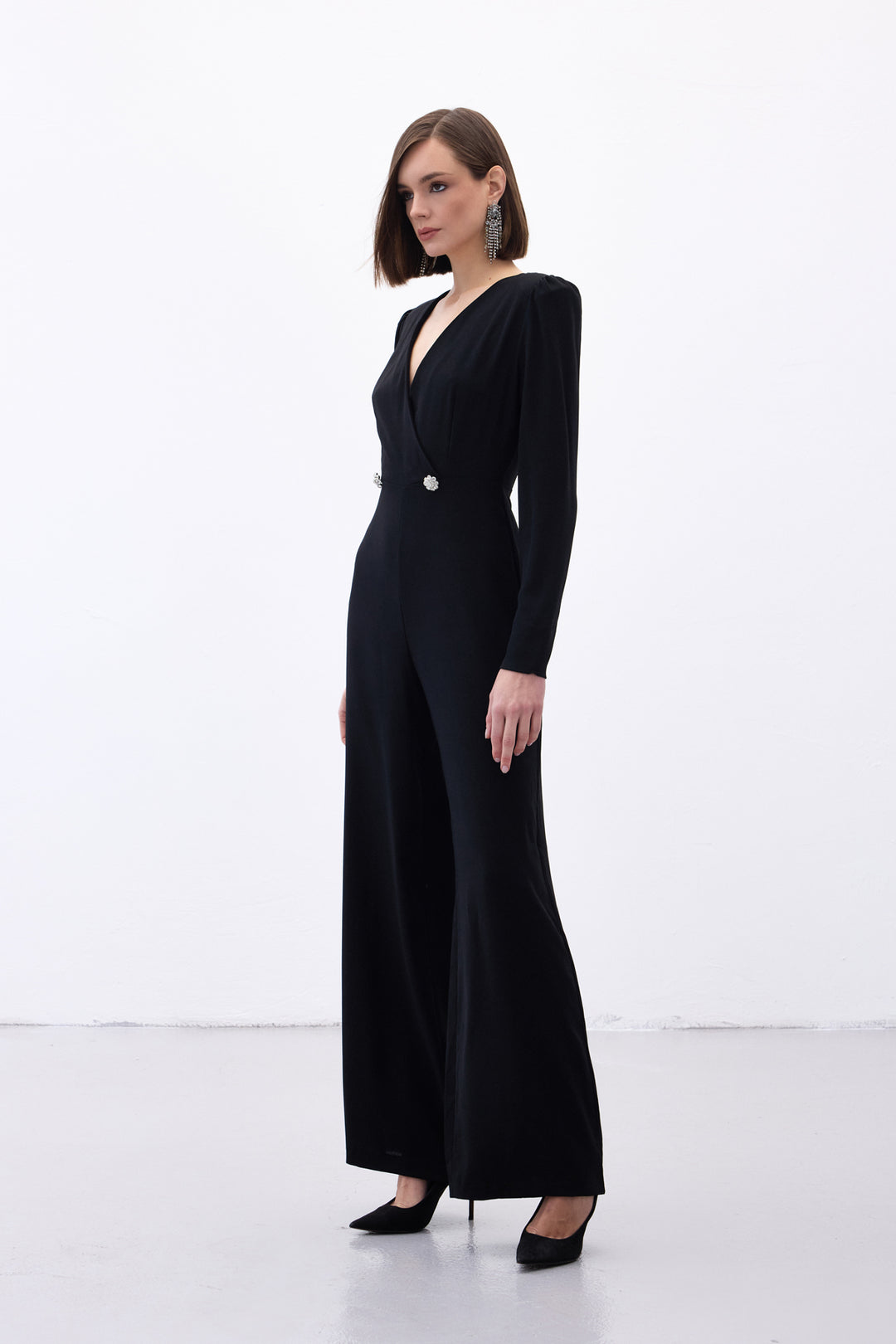 Sateen Combinaison en crêpe avec détails en pierres - Noir