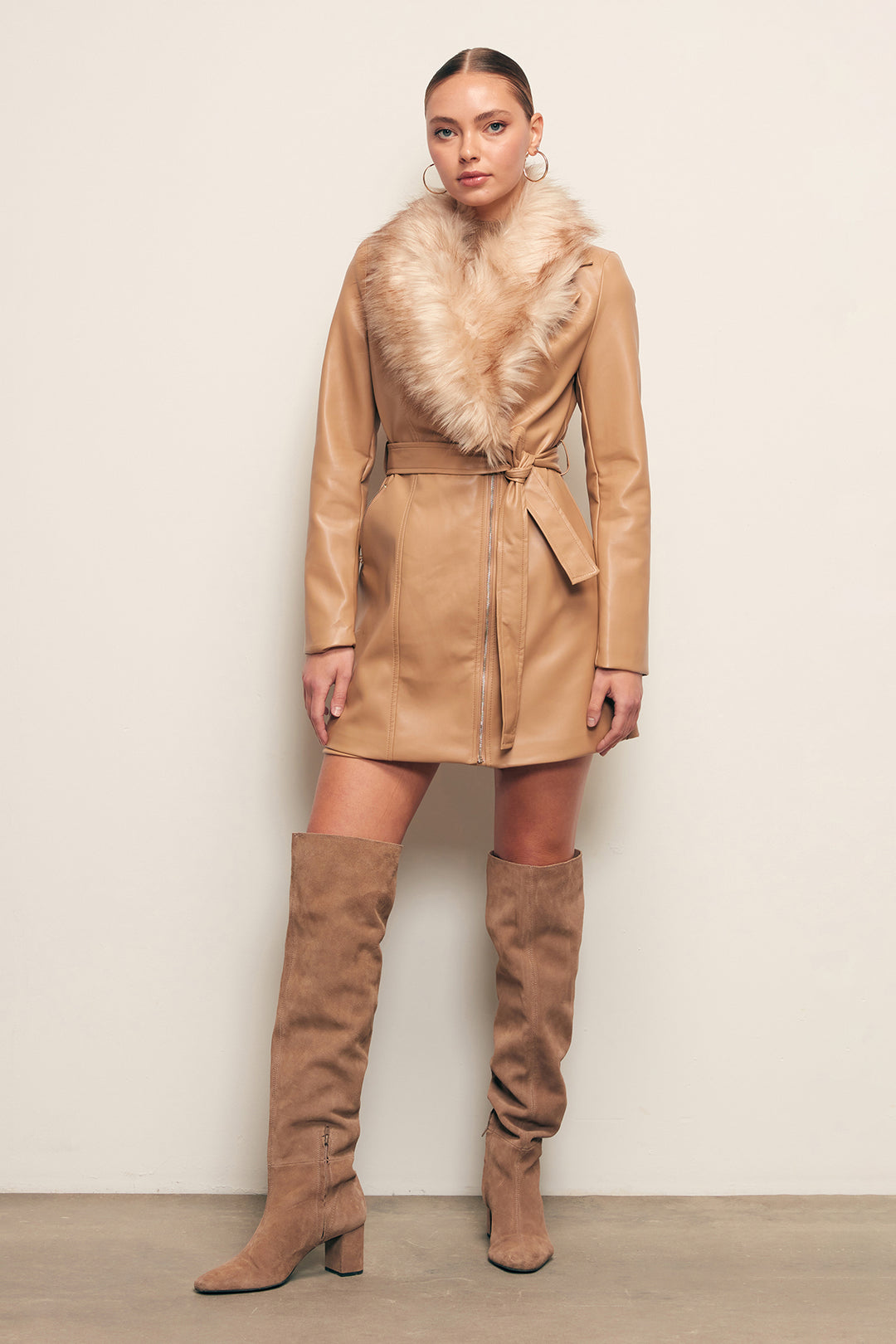 Sateen Veste en cuir avec détail en fourrure - Beige