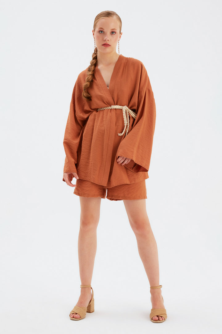 Sateen Kimono ample avec détail de ceinture - Tabac