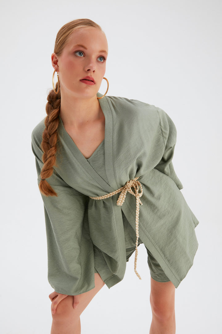 Sateen Kimono ample avec détail de ceinture - Vert