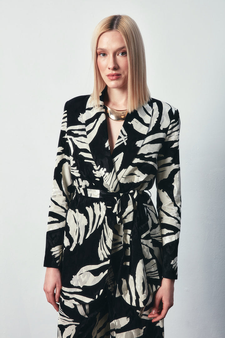 Sateen Veste en satin à motifs floraux avec ceinture - Noir