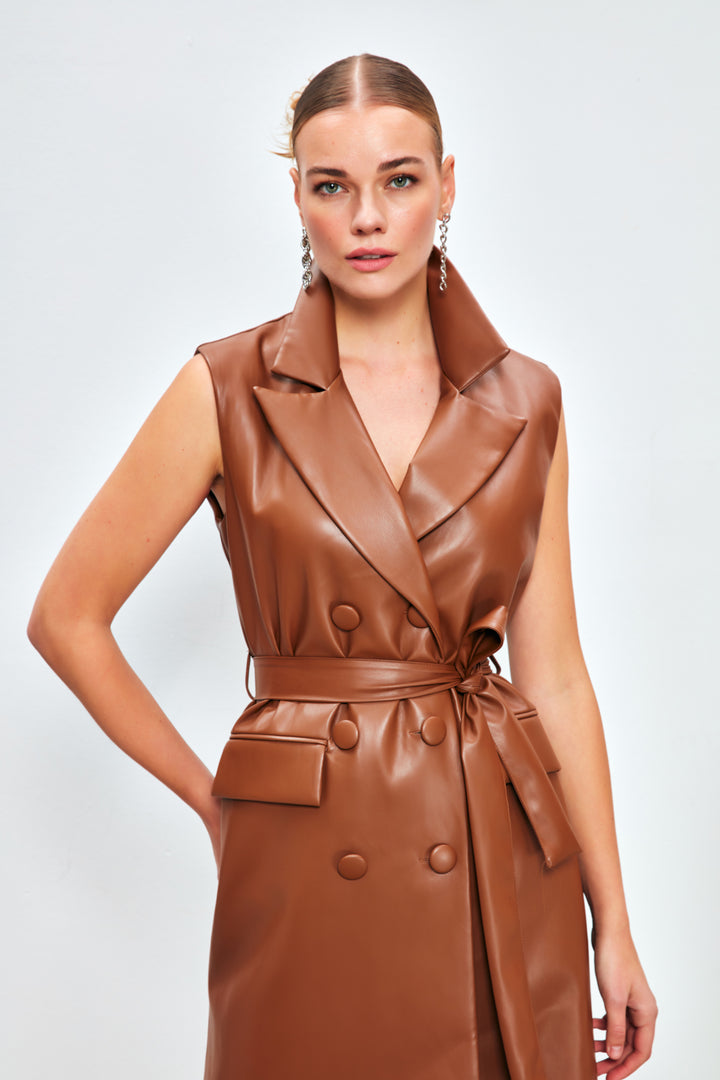 Sateen Robe gilet en cuir ceinturée - Marron