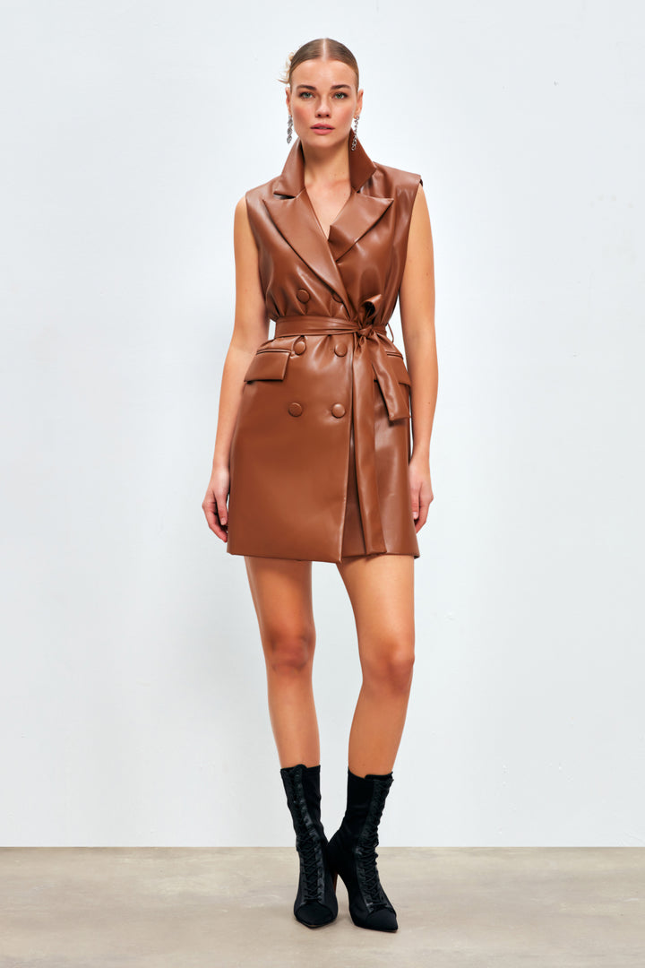 Sateen Robe gilet en cuir ceinturée - Marron