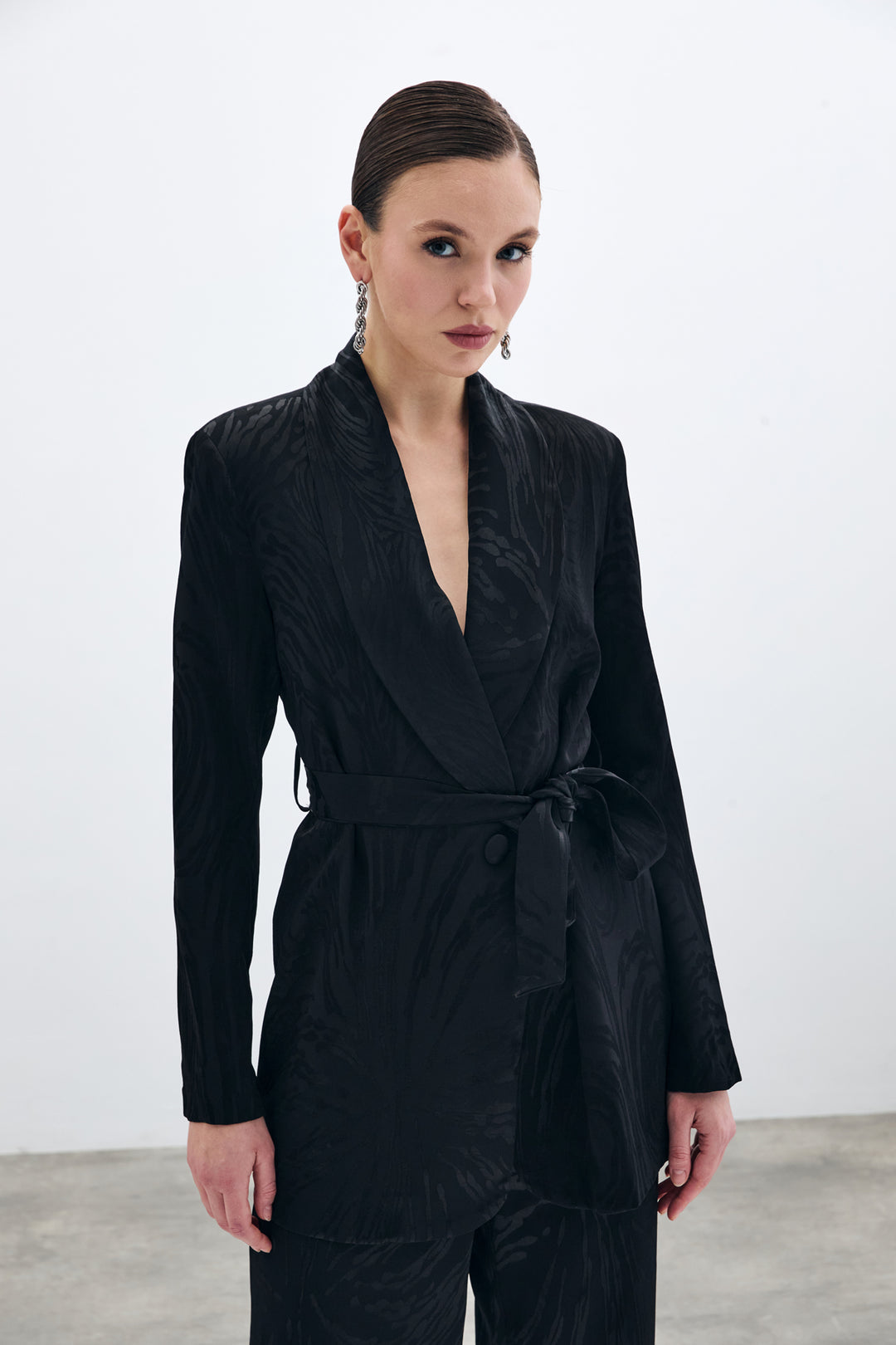 Sateen Veste longue ceinturée - Noir