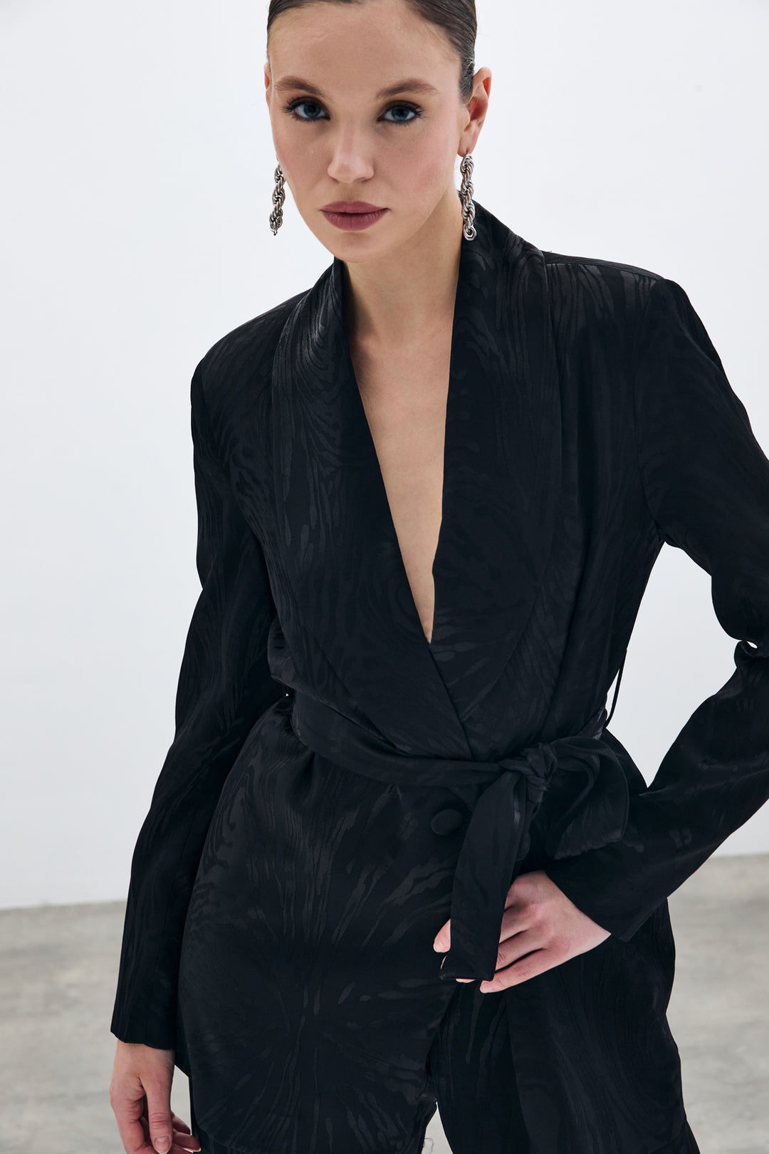 Sateen Veste longue ceinturée - Noir