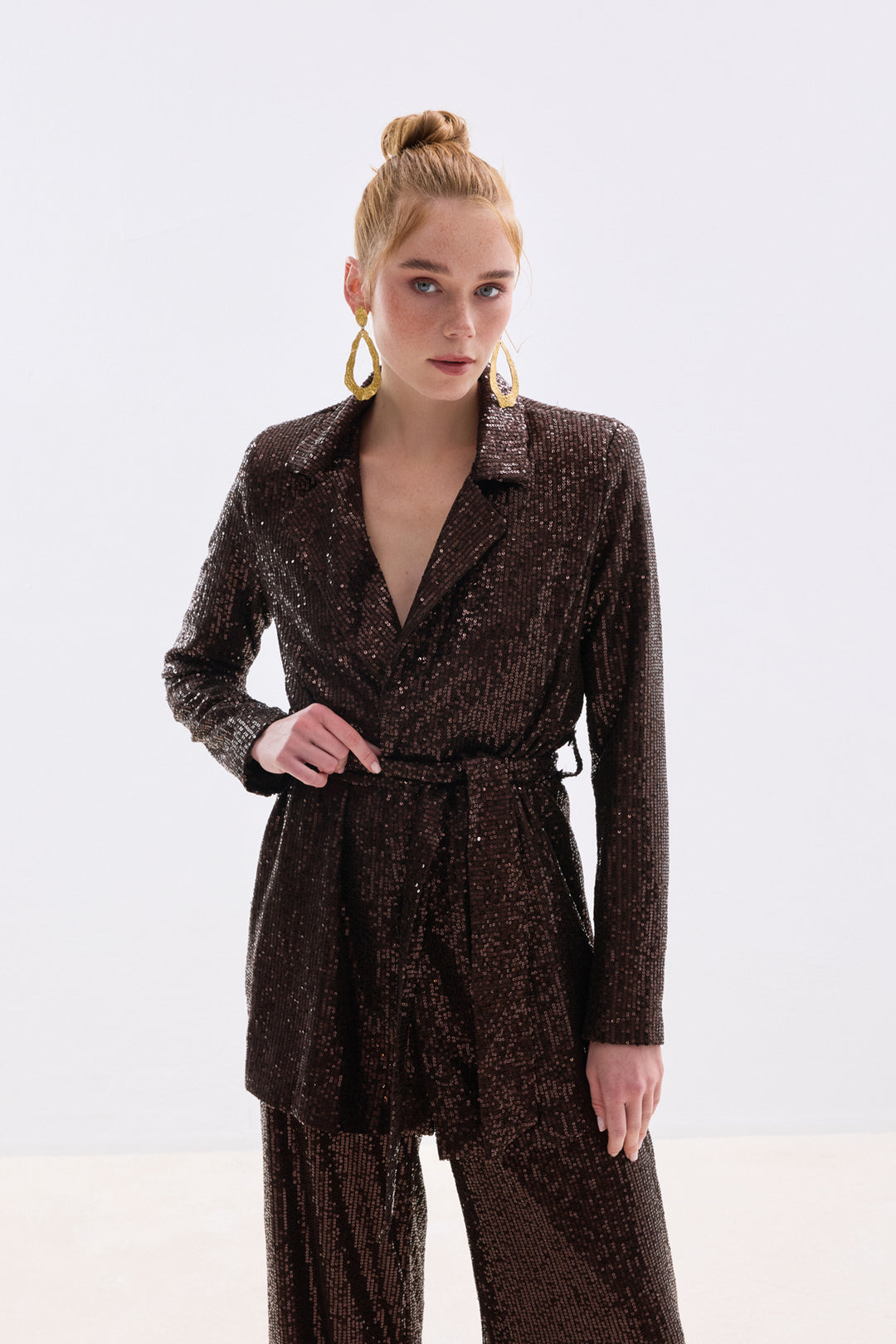 Sateen Veste à paillettes ceinturée - Marron