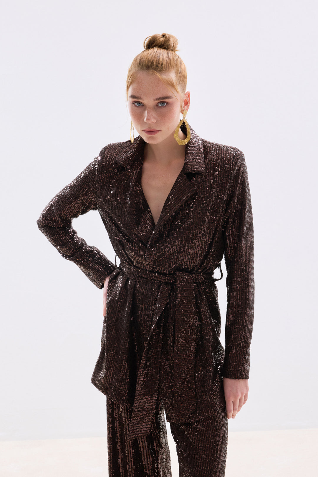 Sateen Veste à paillettes ceinturée - Marron