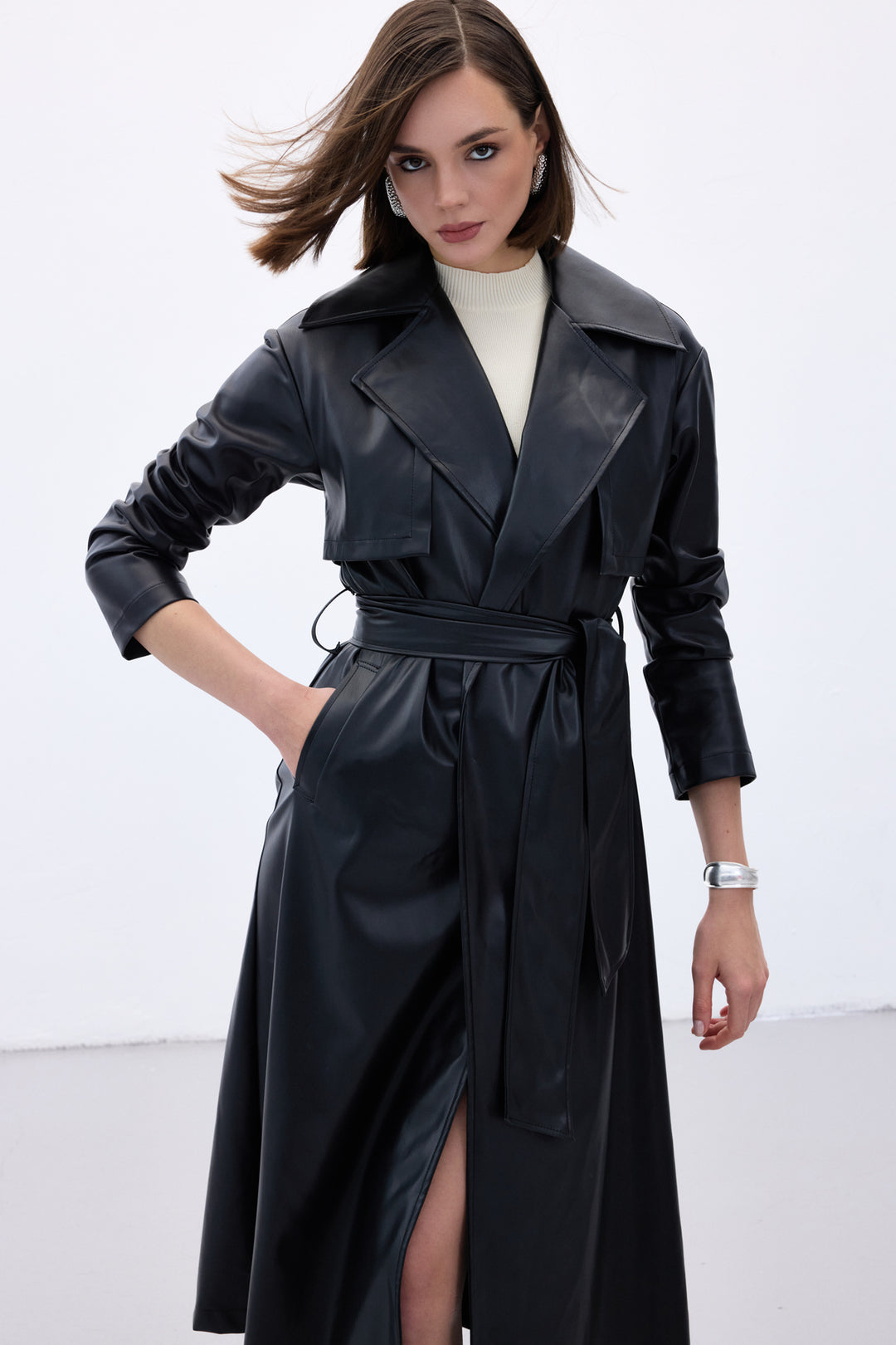 Sateen Trench en cuir long ceinturé - Noir
