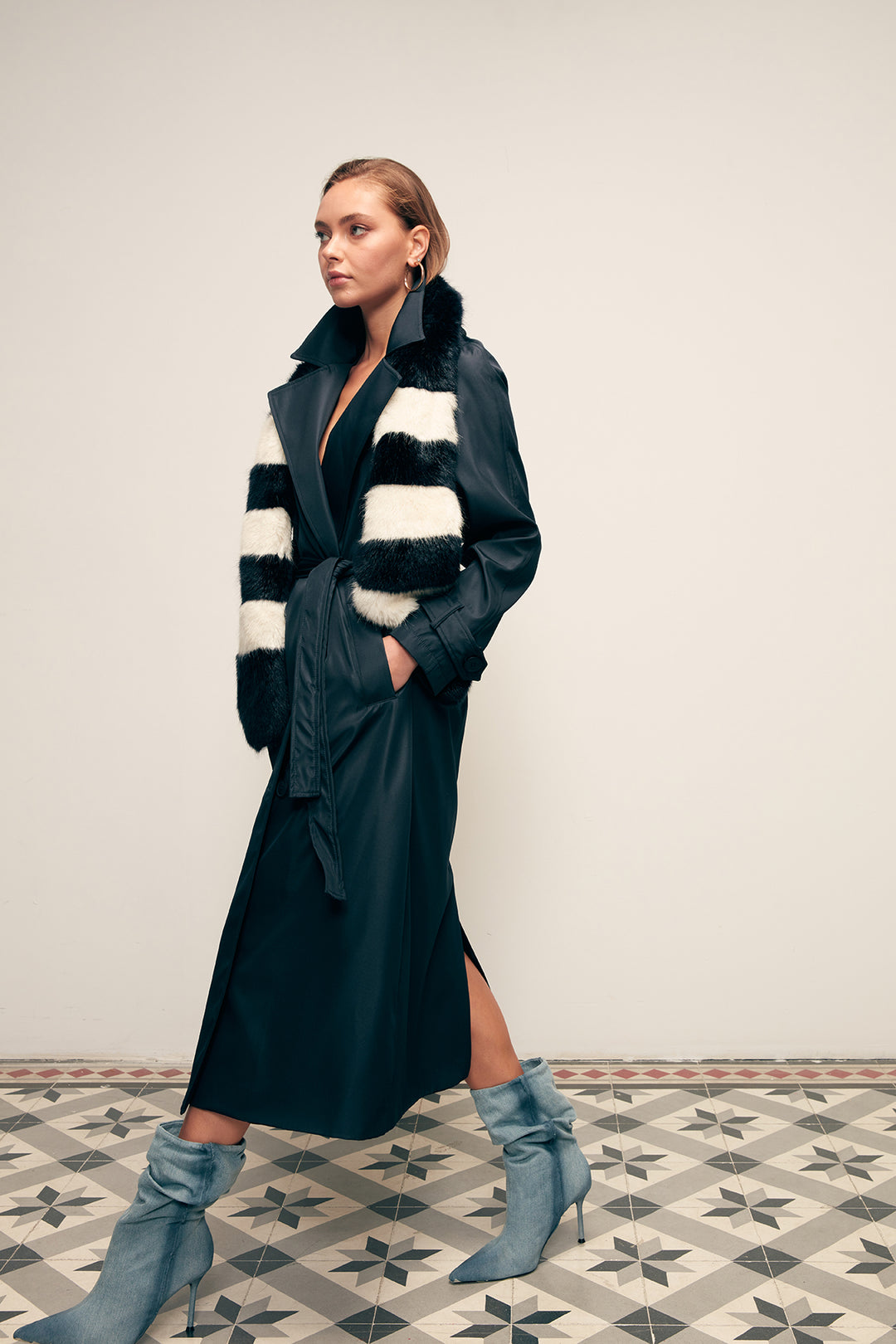 Sateen Trench Long à Ceinture - Bleu marine