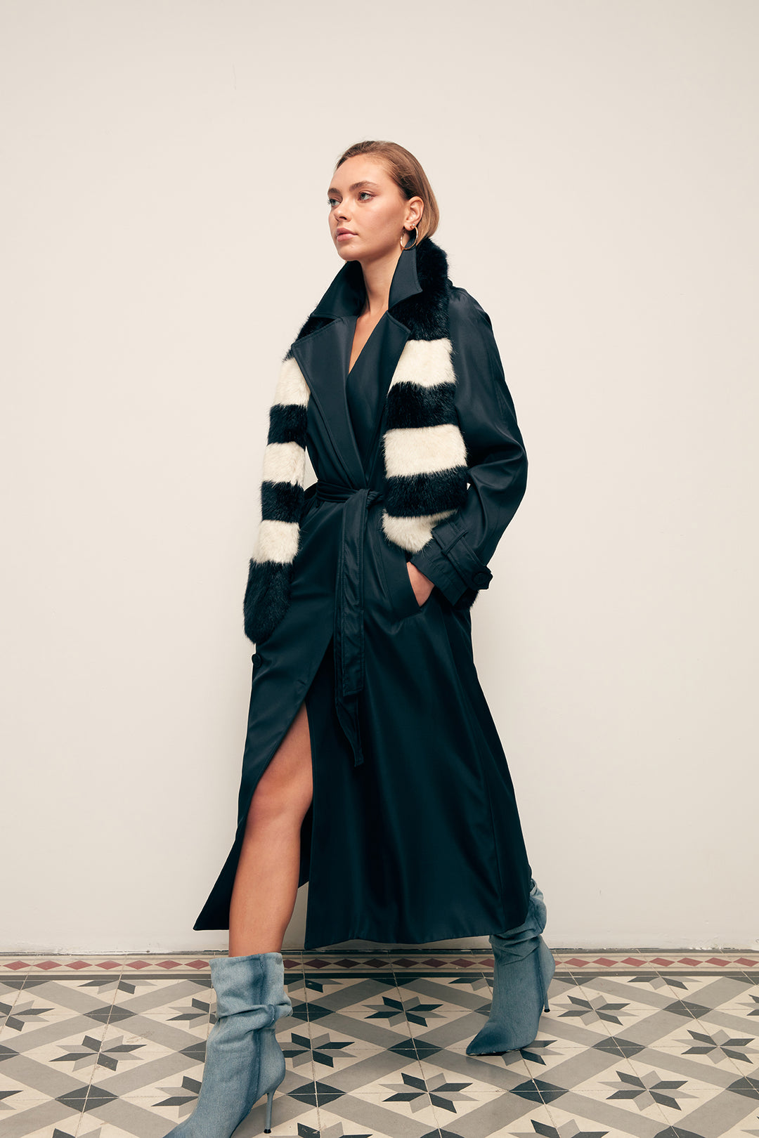 Sateen Trench Long à Ceinture - Bleu marine