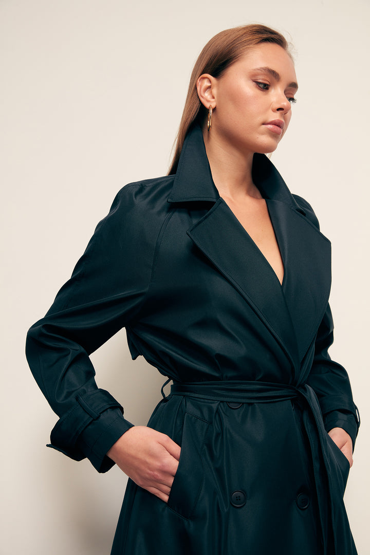 Sateen Trench Long à Ceinture - Bleu marine