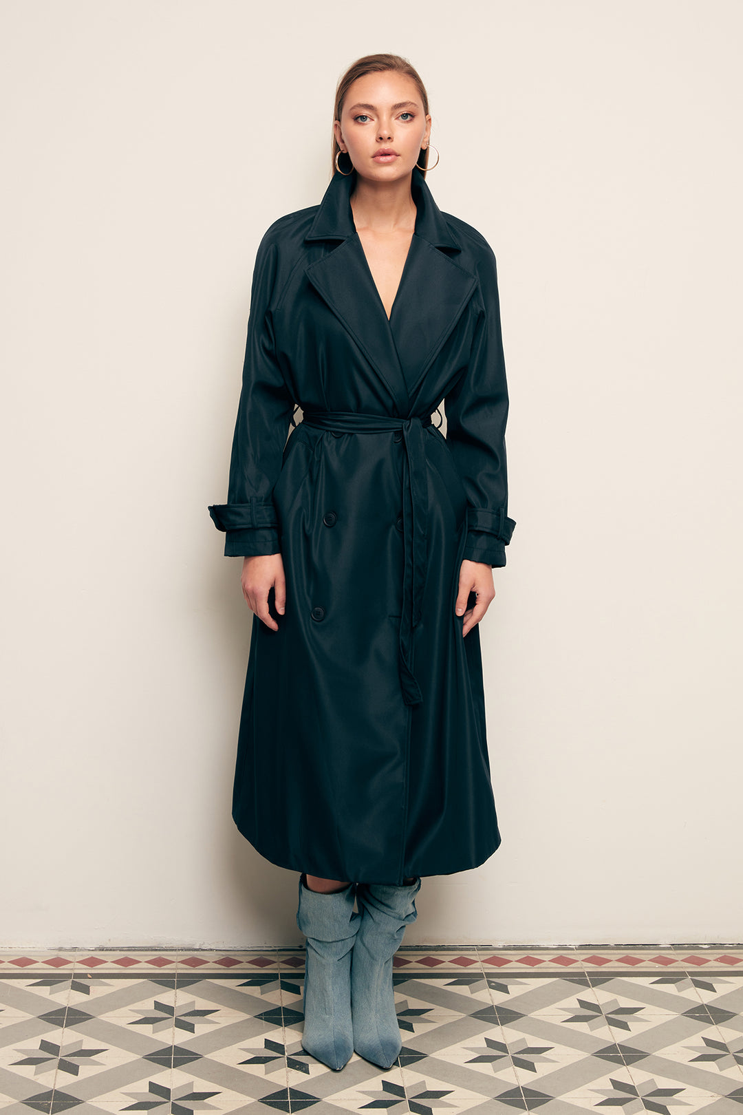 Sateen Trench Long à Ceinture - Bleu marine
