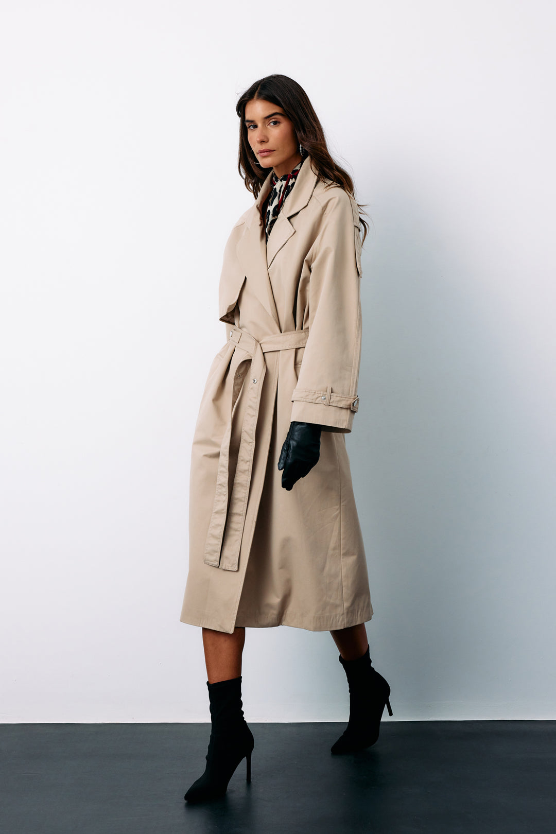 Sateen Trench long ceinturé - Beige