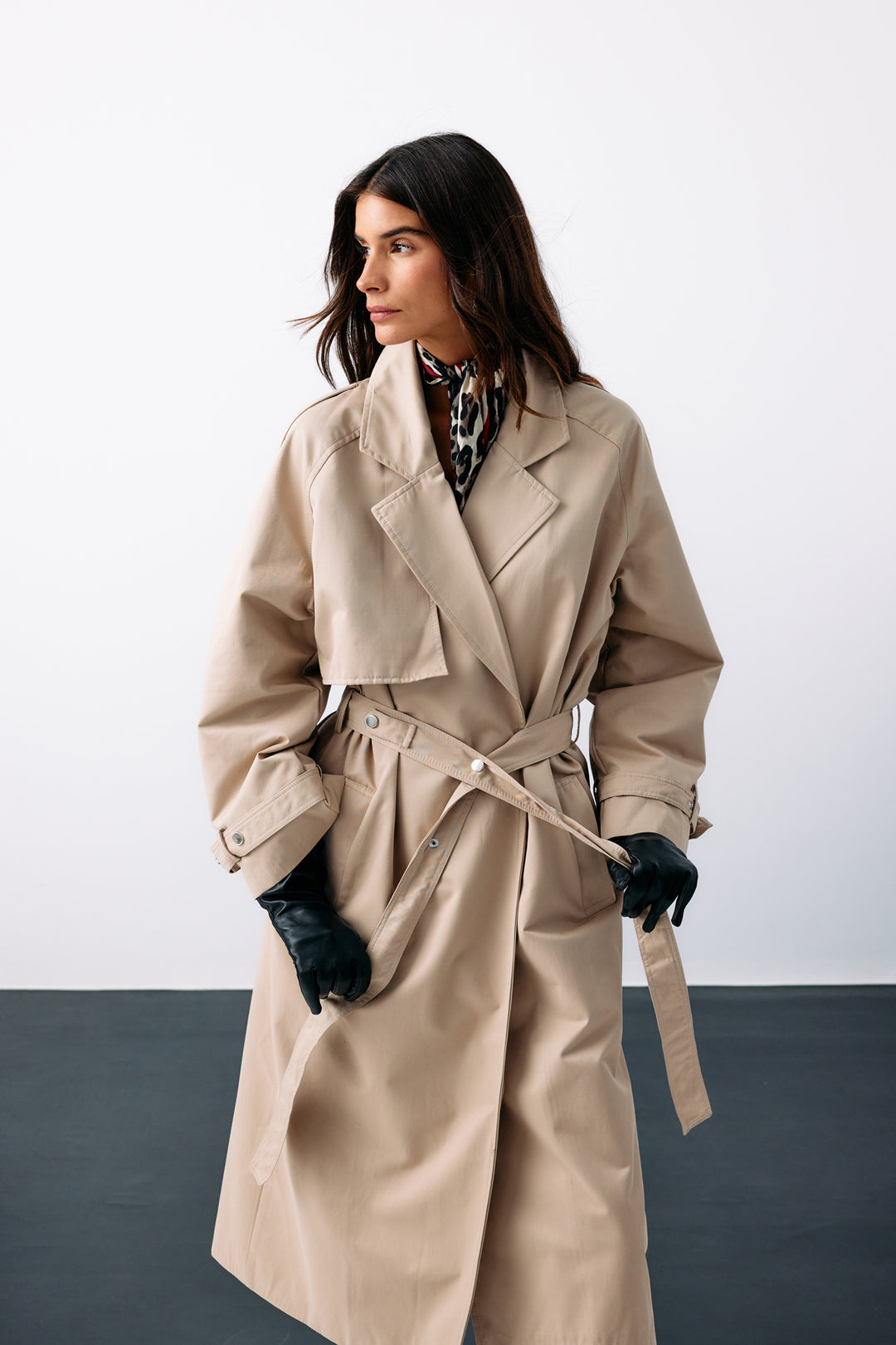 Sateen Trench long ceinturé - Beige