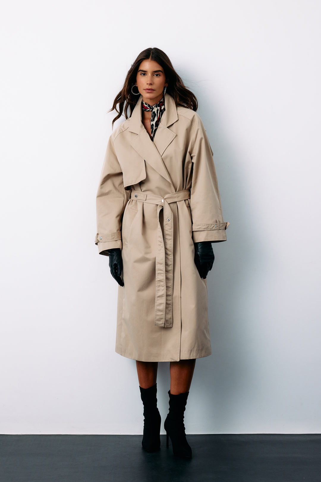 Sateen Trench long ceinturé - Beige