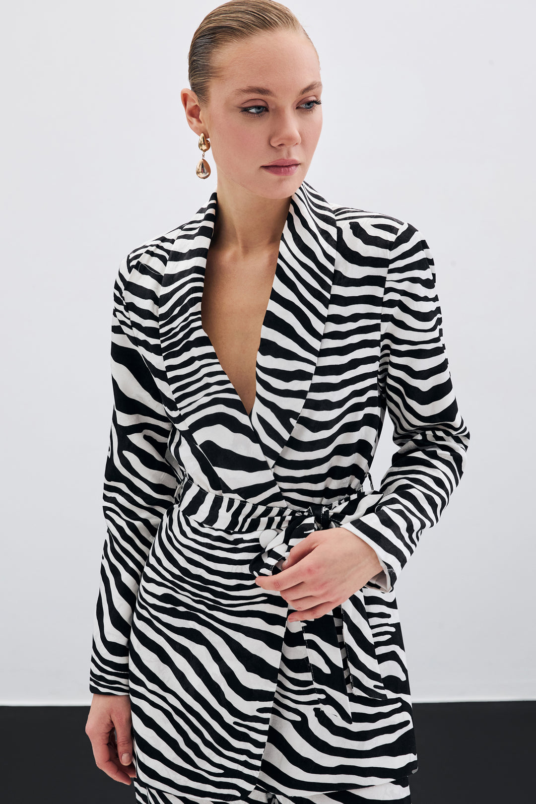 Sateen Veste zèbre ceinturée - Noir