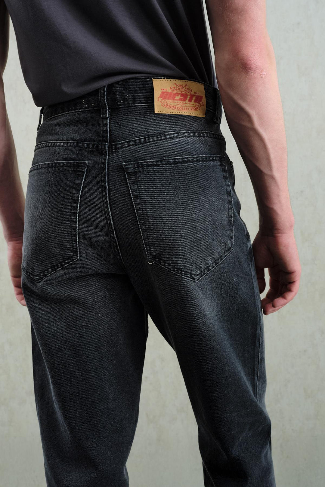 Giesto Jean marron à coupe regular avec effet laser - Marron