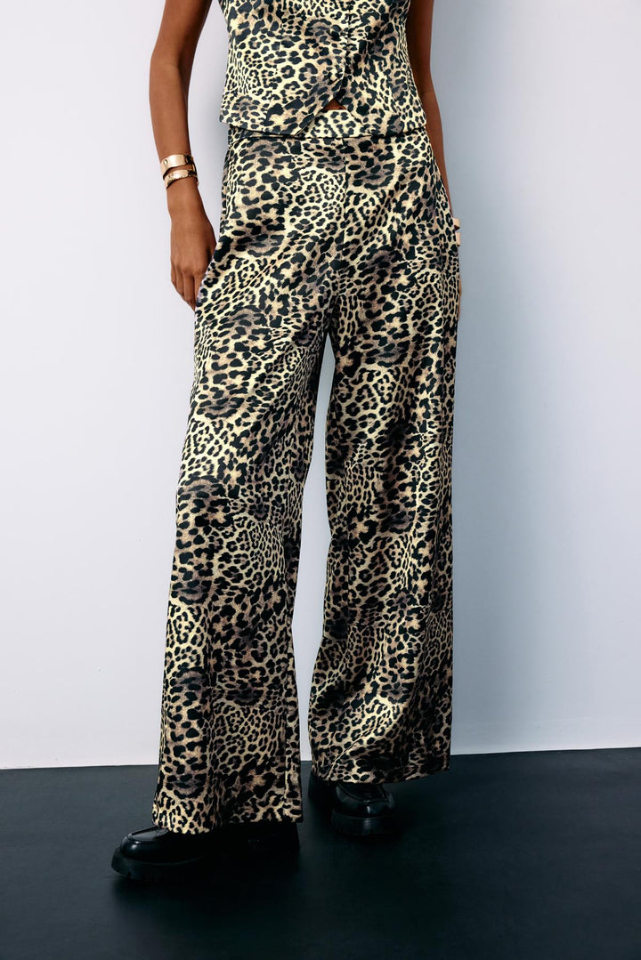 Sateen Pantalon en satin à motif léopard - Gris