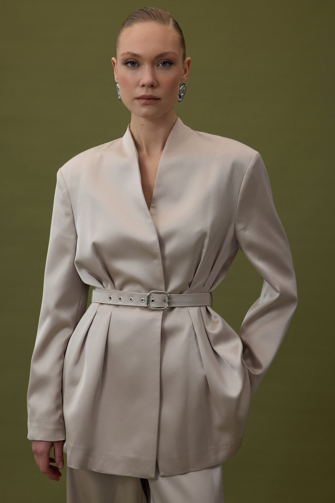 Sateen Veste en satin ceinturée Lisa - Pierre