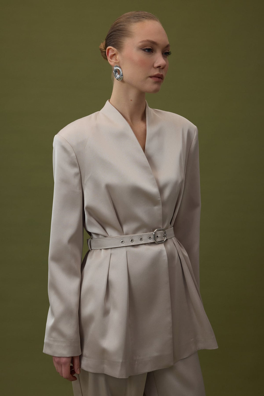 Sateen Veste en satin ceinturée Lisa - Pierre