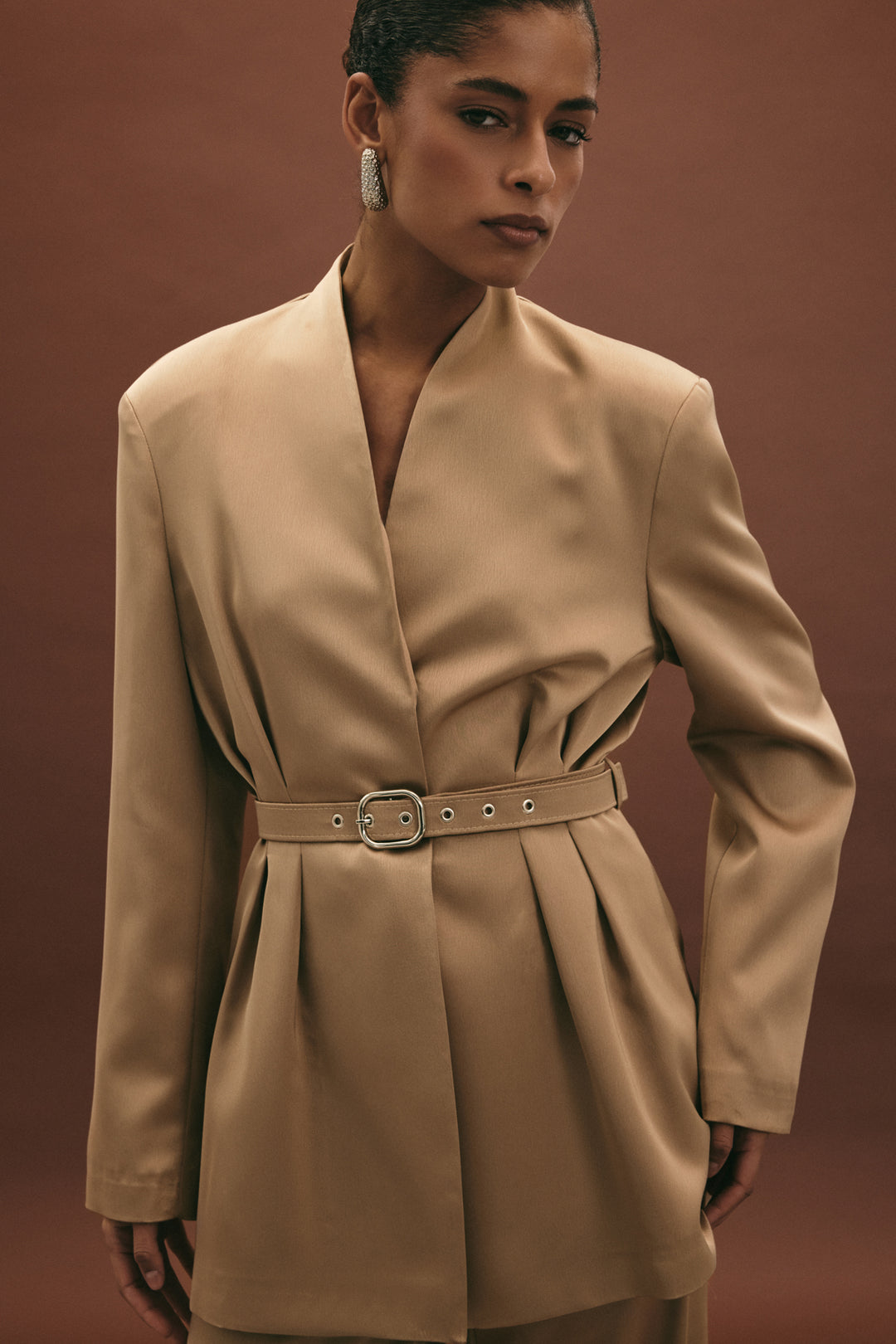 Sateen Veste en satin ceinturée Lisa - Vison