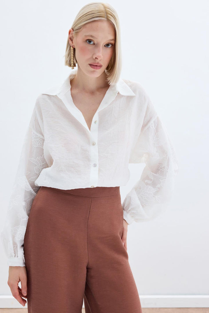 Sateen Chemise Kras avec Détails de Broderie - Écru