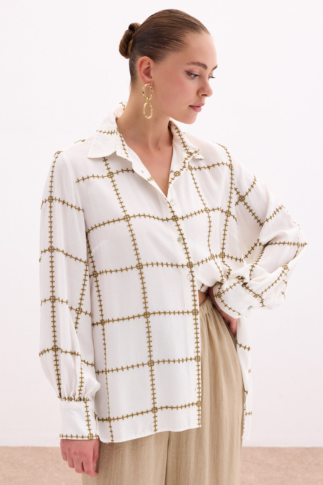 Sateen Chemise en viscose avec détails brodés - Kaki