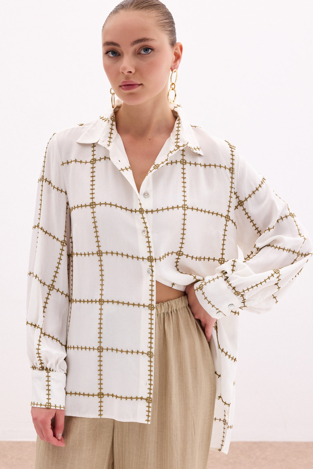 Sateen Chemise en viscose avec détails brodés - Kaki
