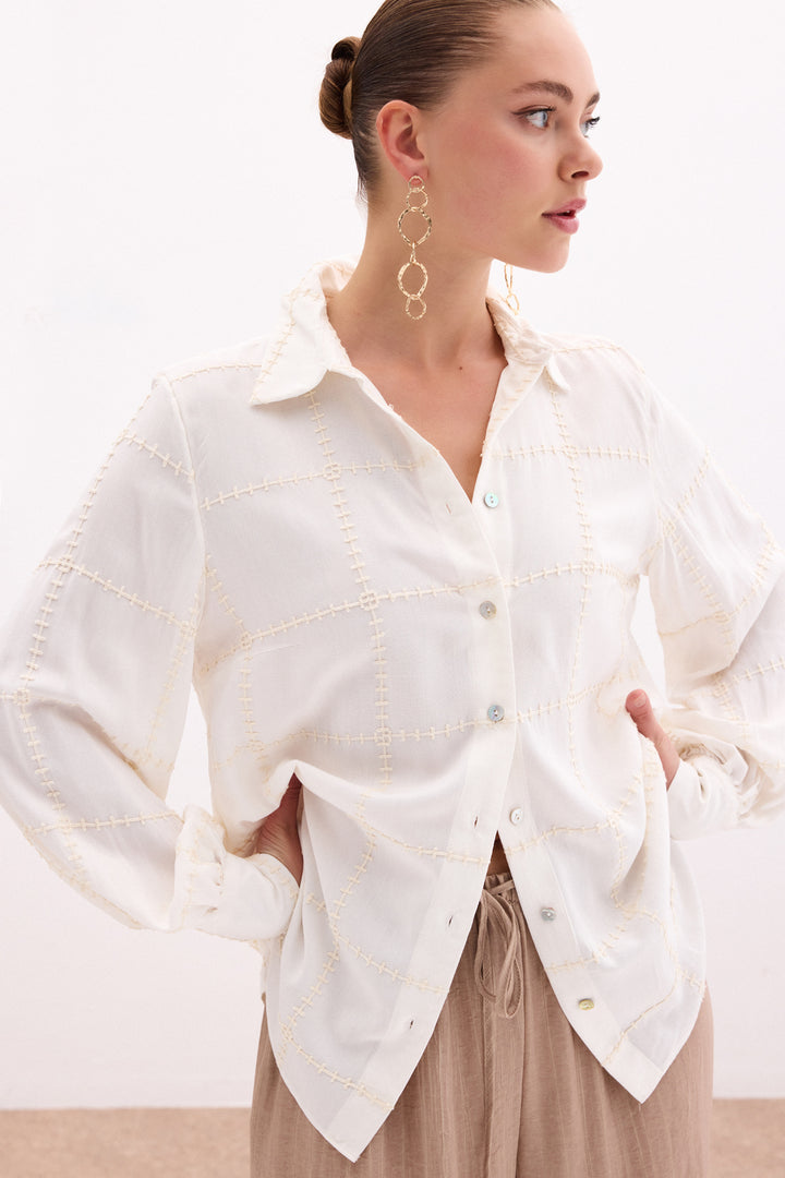 Sateen Chemise en viscose avec détails brodés - Crème