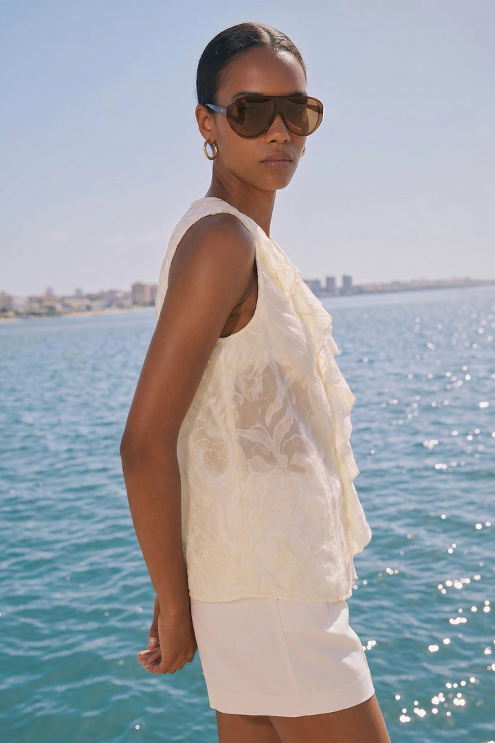 Sateen Blouse transparente avec détails en volants brodés - Beige