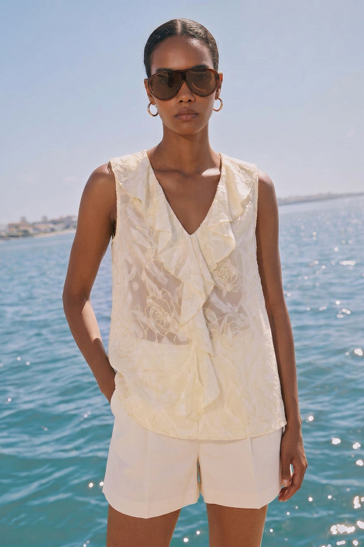 Sateen Blouse transparente avec détails en volants brodés - Beige