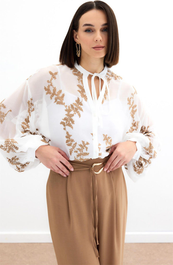 Sateen Chemise en chiffon brodée - camel