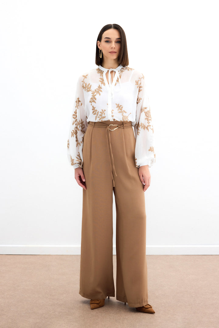 Sateen Chemise en chiffon brodée - camel