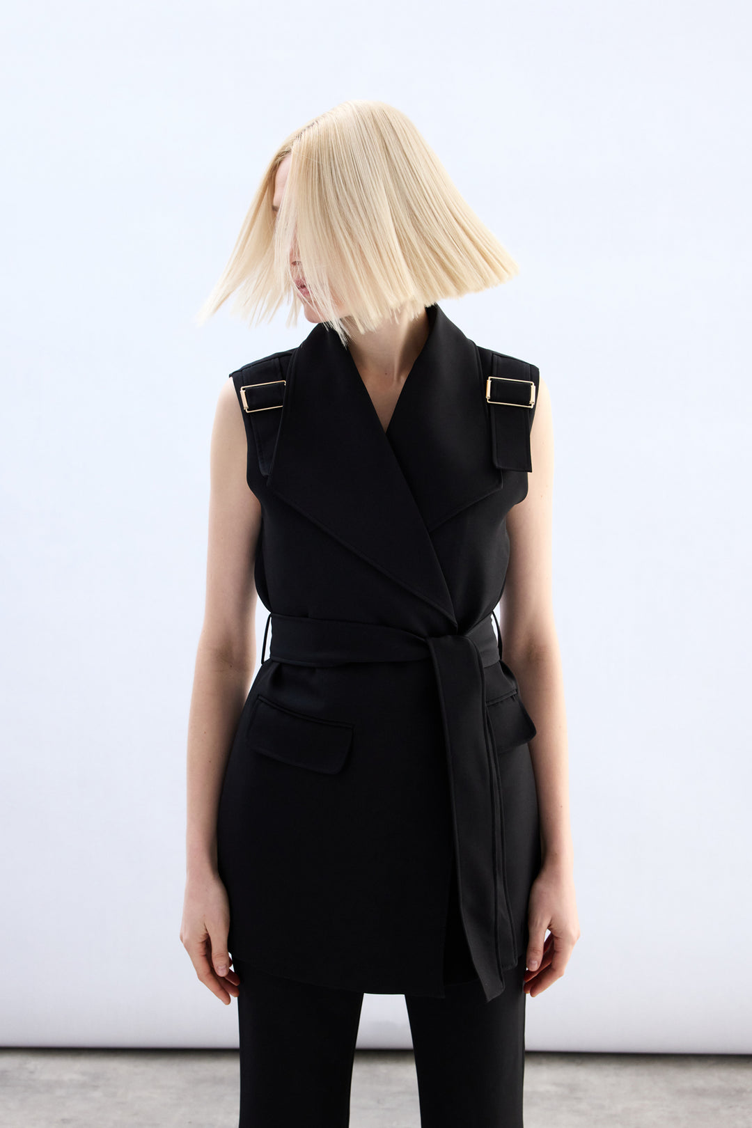 Sateen Gilet à ceinture avec accessoire d'épaule - Noir