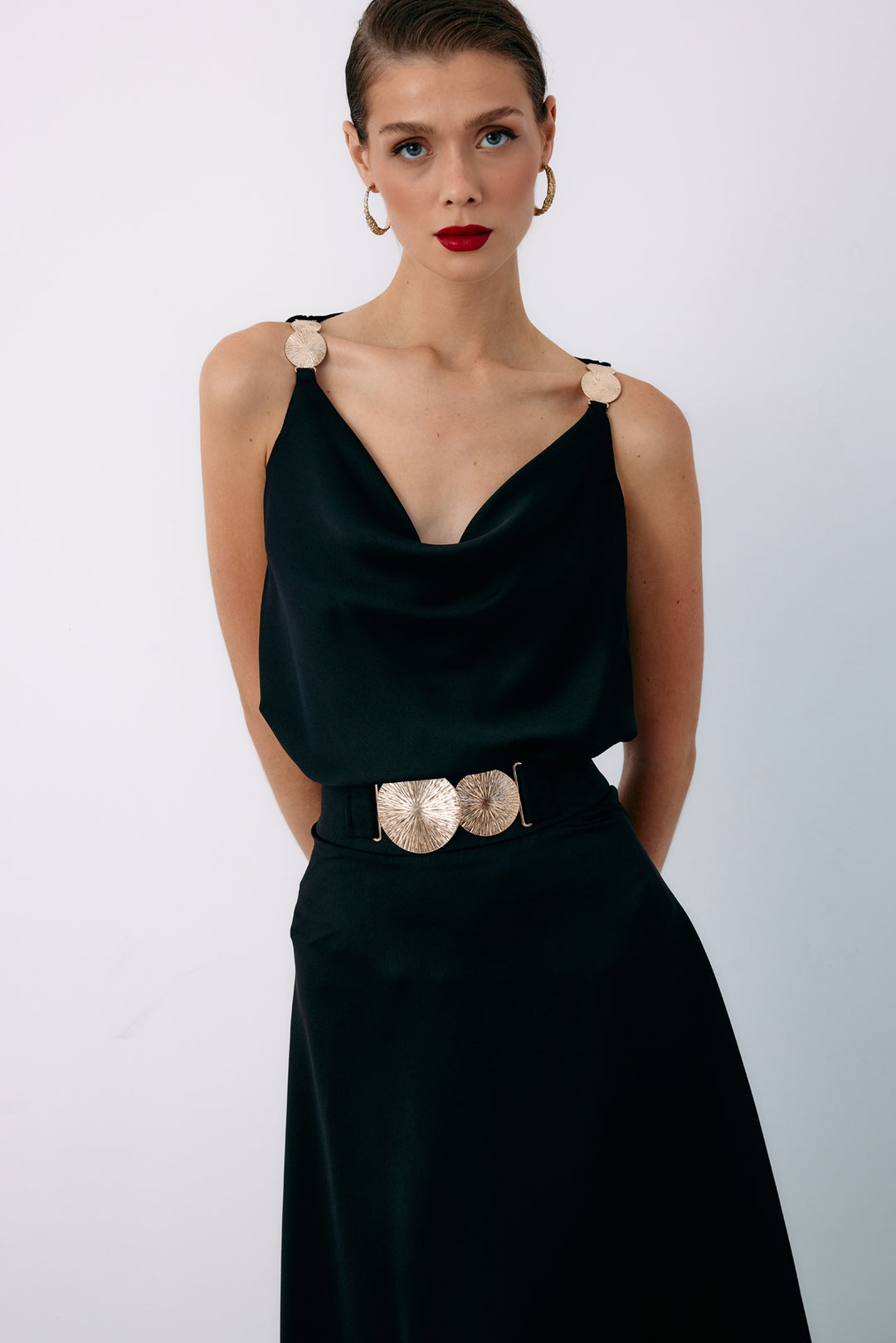 Sateen Blouse ample avec accessoire d'épaule - Noir