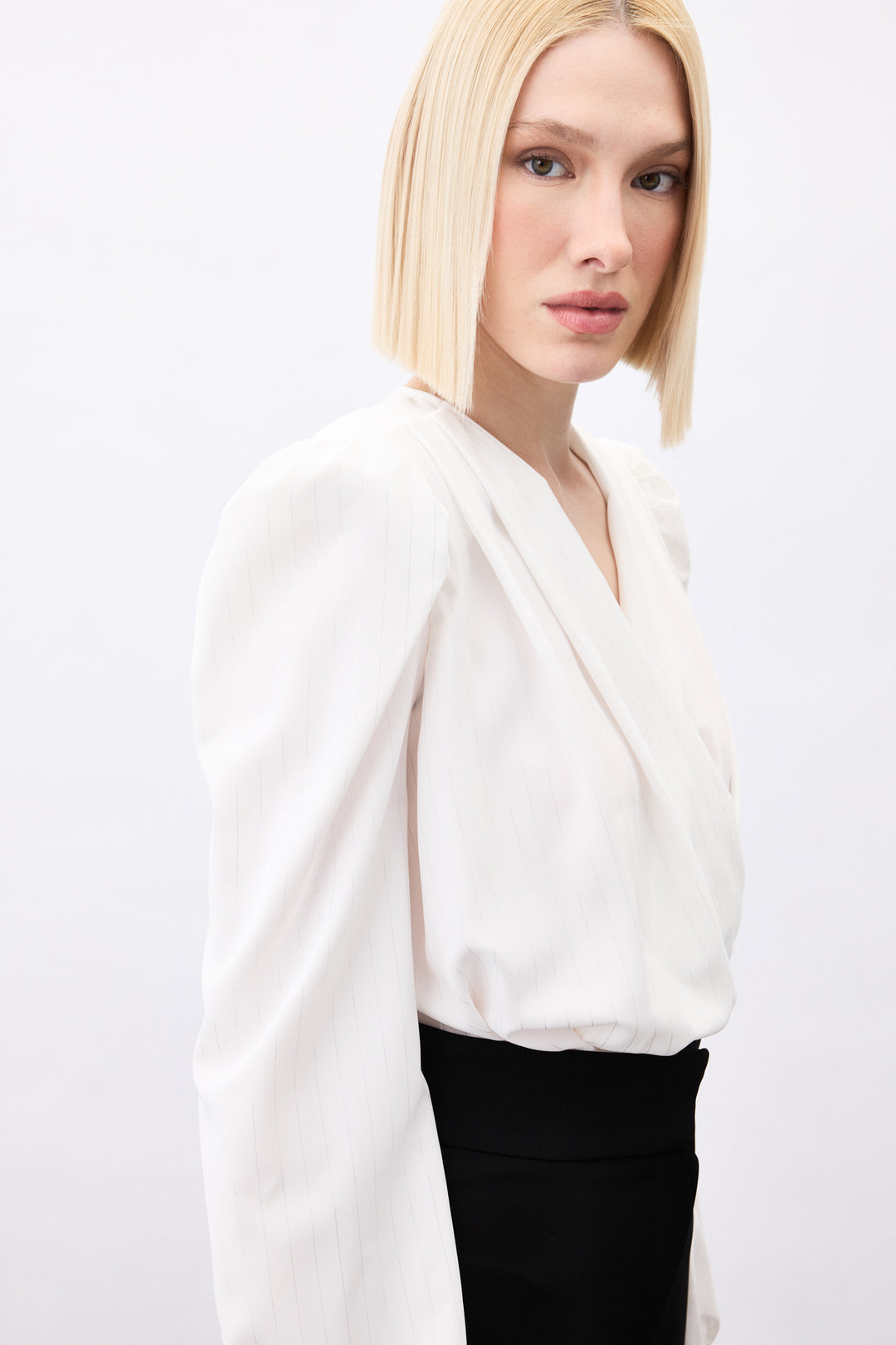 Sateen Blouse bodysuit à rayures brillantes - Écru