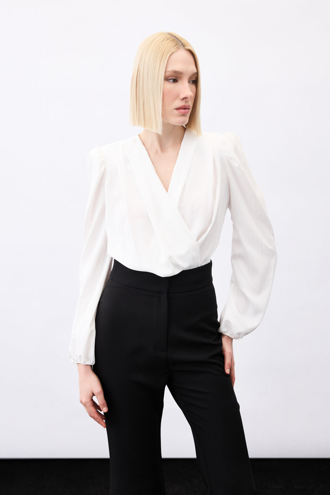 Sateen Blouse bodysuit à rayures brillantes - Écru