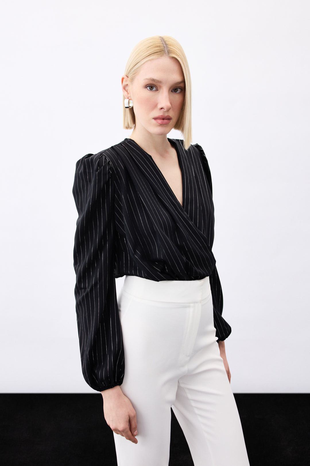 Sateen Blouse bodysuit à rayures brillantes - Noir