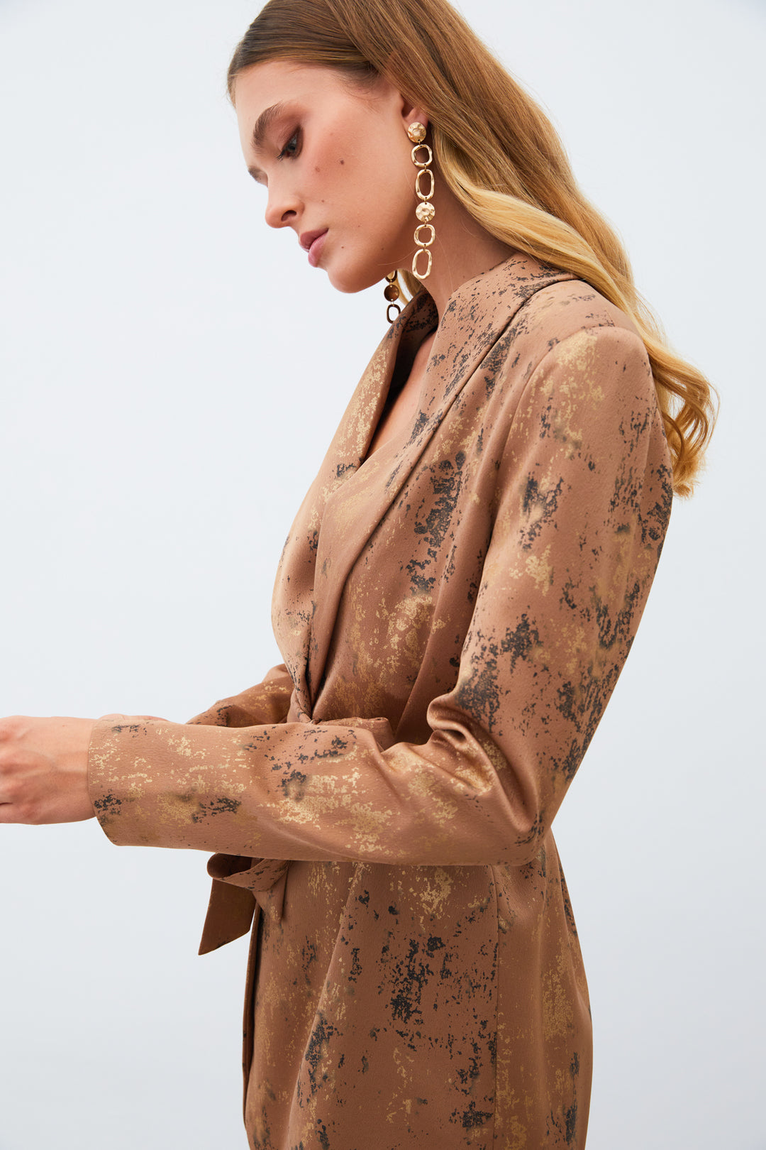 Sateen Veste Longue à Ceinture Brillante à Motifs - Marron