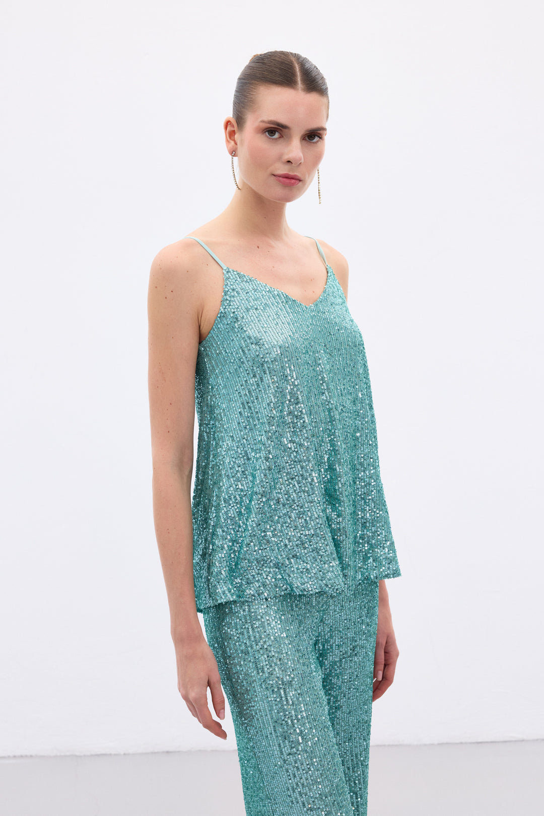 Sateen Blouse à Bretelles avec Détails en Paillettes - Menthe