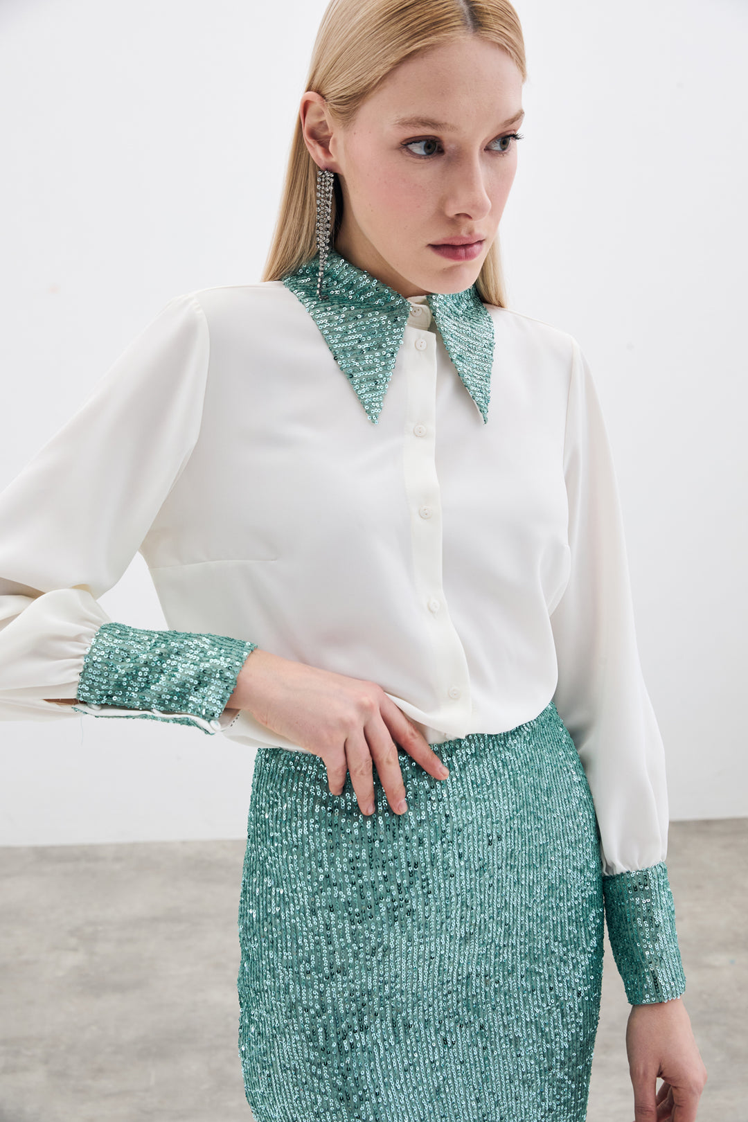 Sateen Chemisier avec détails en paillettes - Écru-Menthe
