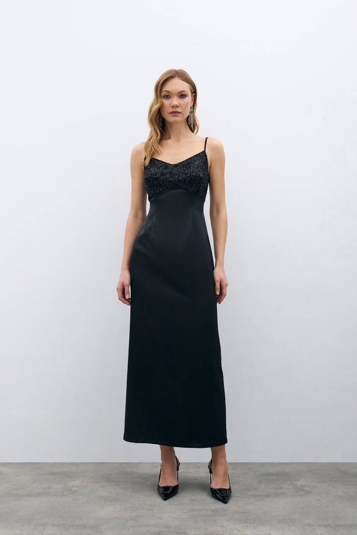 Sateen Robe en satin avec détails en sequins - Noir