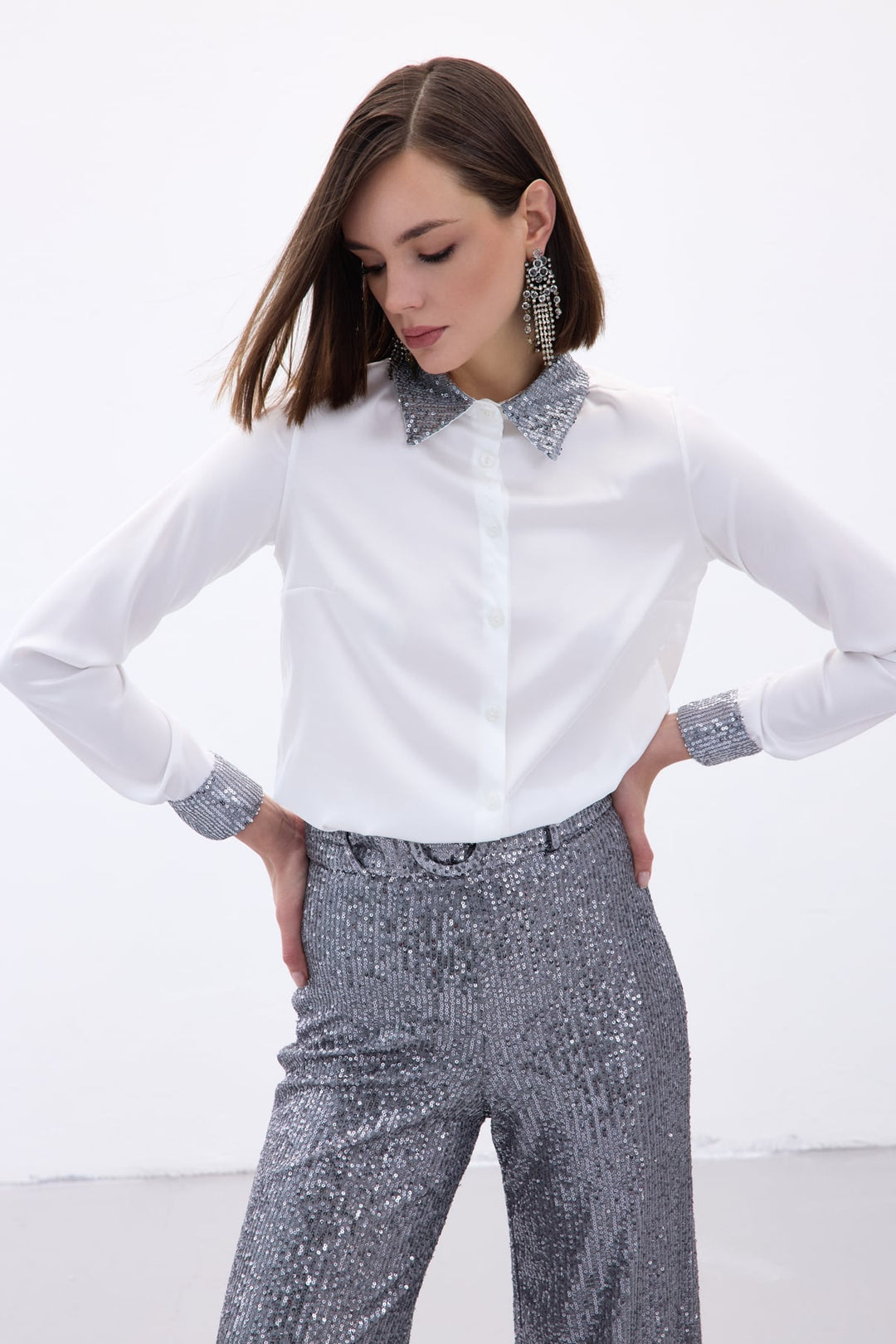 Sateen Chemise en Satin avec Détails Pailletés - Gris
